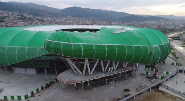 Bursaspor stadyumun altındaki dükkanları kiralama kararı aldı