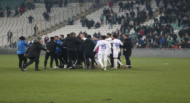 Büyük hüsran! Bursaspor 9 kişi kalan rakibine evinde boyun eğdi