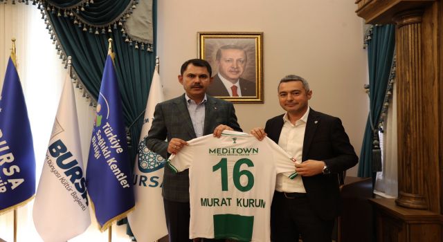 Bursaspor Başkanı Ömer Furkan Banaz, Bakan Murat Kurum’la bir araya geldi