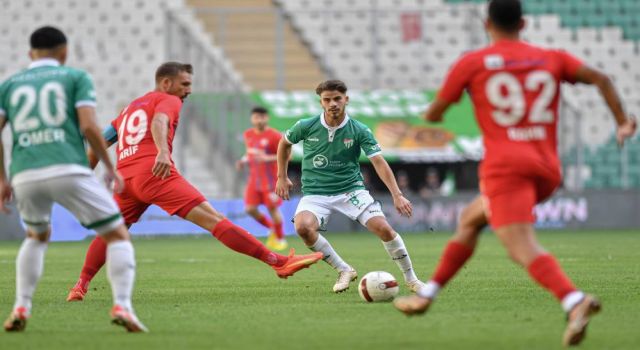 Yeşil-beyazlılar 1-1 berabere kaldı