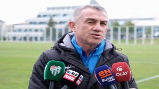 Bursaspor Teknik Direktörü: 'Ne yapıp edip kazanmamız gerekiyor...'