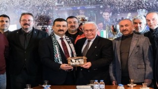 İYİ Parti Bursa Büyükşehir adayı Türkoğlu'ndan Bursaspor’a ziyaret!